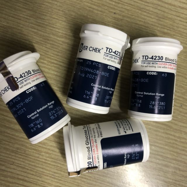 Que thử đường huyết Clever Chek ( lọ 25 que, combo 100 que )