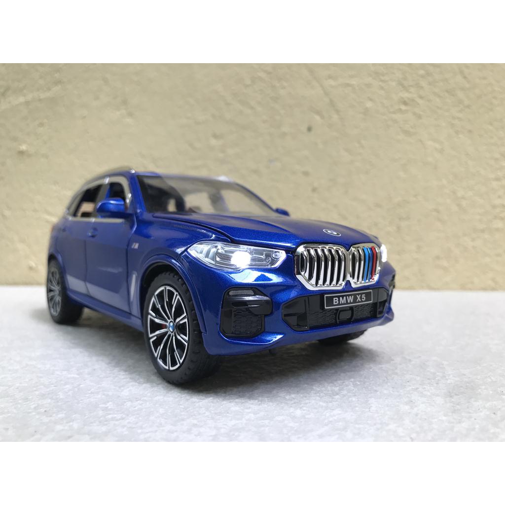 Mô hình xe BMW X5 xDrive40i 1:24