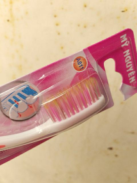 Lố 12 bàn chải đánh răng Mỹ Nguyên người lớn