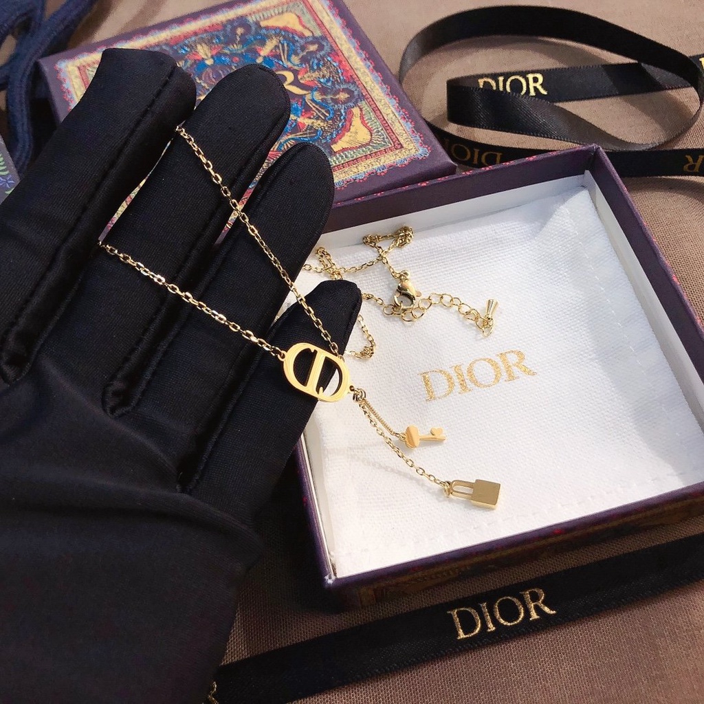 Dây chuyền choker mặt chữ Dior phong cách Hàn Quốc thời trang cho nữ