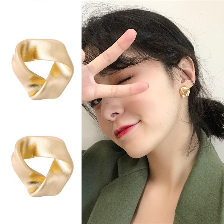 Bông Tai Hợp Kim Hình Tam Giác Không Gây Dị Ứng A63