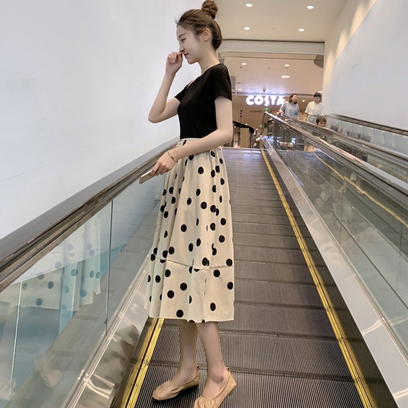 Set áo thun ngắn tay cổ tròn + chân váy chấm bi cho nữ