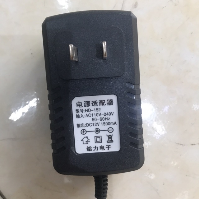 SALE!!! (phuchiu2402) Sạc ôtô điện 12V , xe máy điện 6V - BÁN GÓP TẠI Q7 - Xe Nhập Khẩu