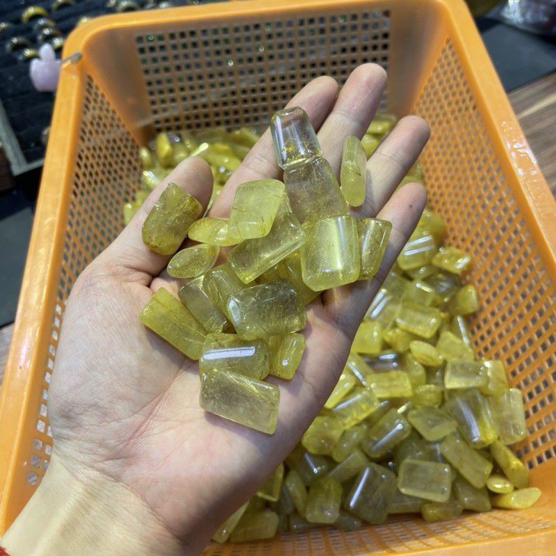 Mặt dây chuyền nam nữ đá tóc vàng hình trụ ý nghĩa vững chắc công danh tài lộc