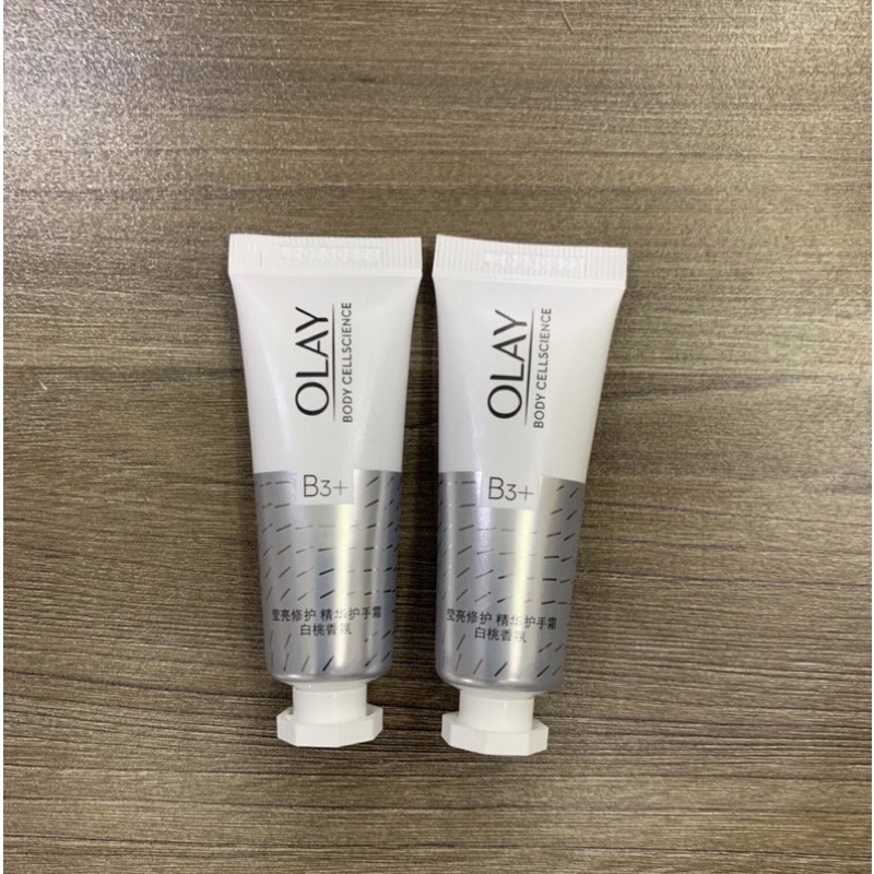 Kem dưỡng da tay b3 + b3+ vitamin c retinol olay 10ml