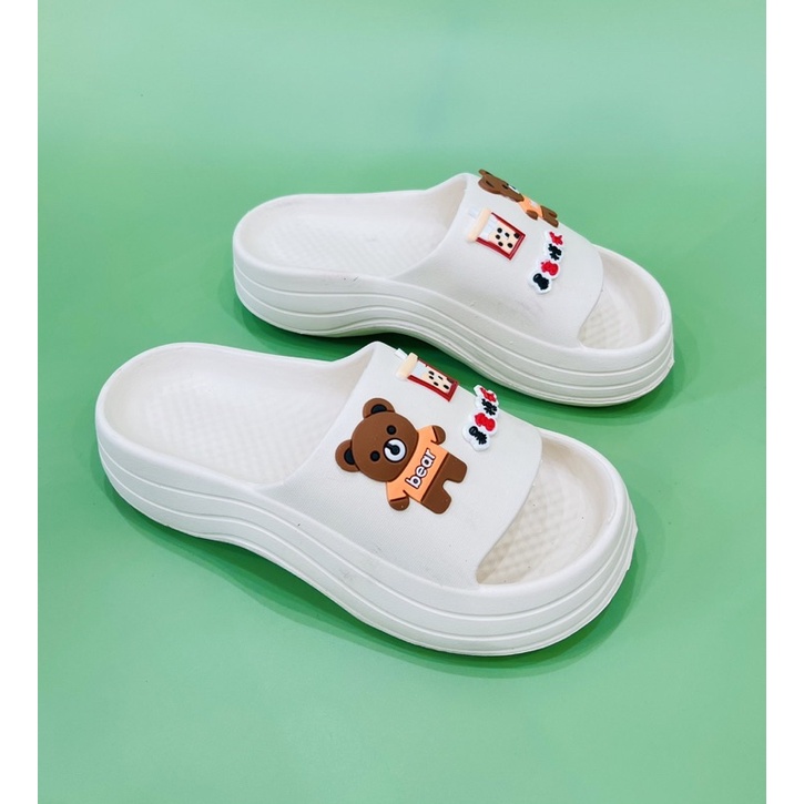 Dép Bánh Mì Nữ Gợn Sóng Đế Độn 7cm Tăng Chiều Cao Đính Sticker Gấu Siêu Cute