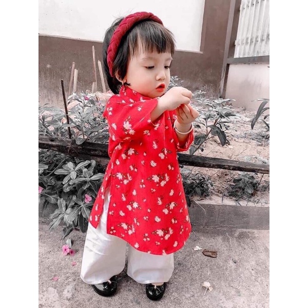 Áo dài diện tết cho bé kèm mấn