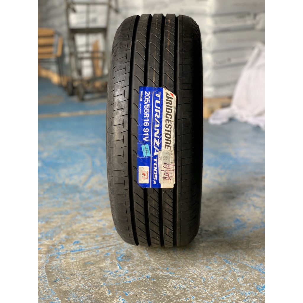 Lốp Bridgestone 205/55R16 T005A