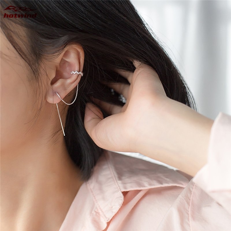 1 Khuyên Tai Dài Đính Đá Sang Trọng