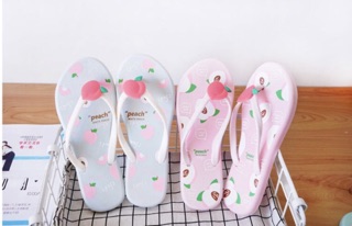 DÉP NHỰA CHARM TRÁI ĐÀO