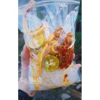 Bánh tráng trộn da heo chiên giòn sốt mắm hành size to