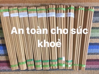 Đũa gỗ kim giao.