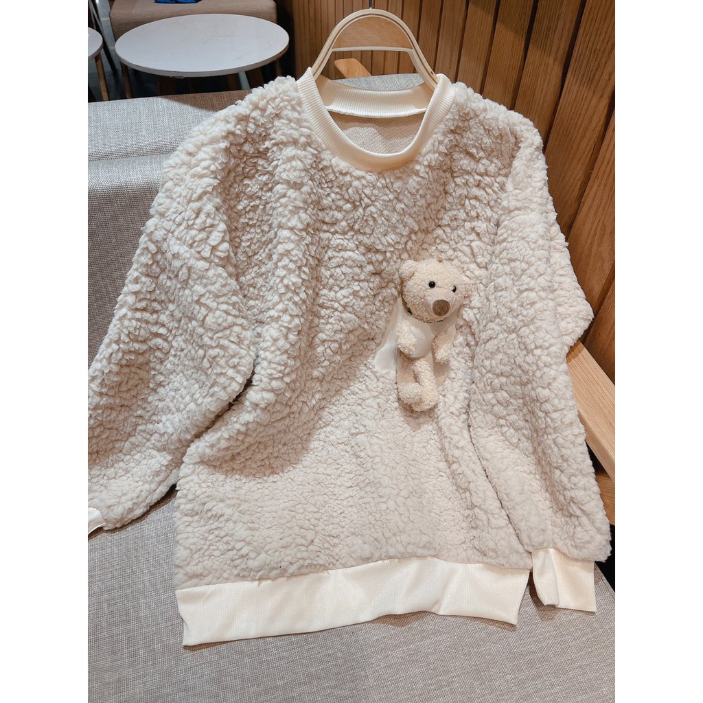 Áo cổ tròn kèm tag túi da Gấu