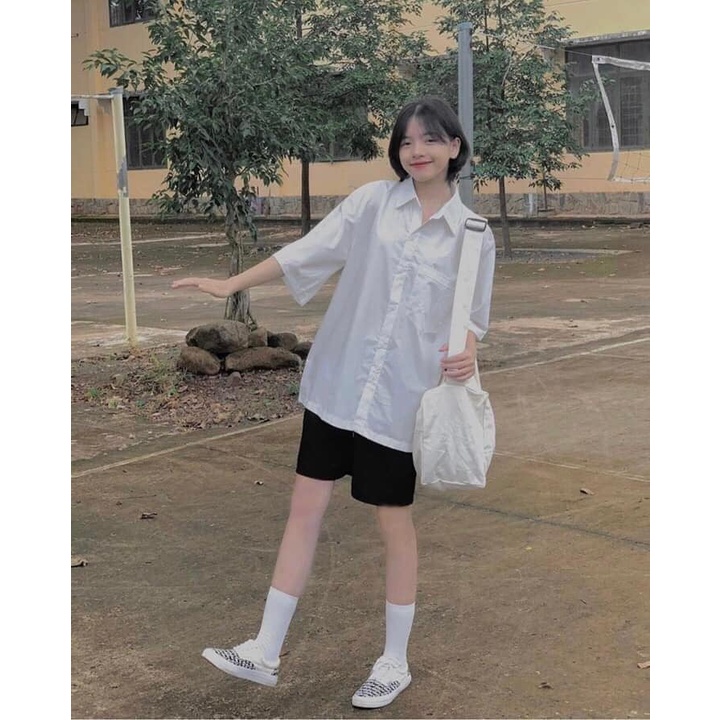 Áo sơ mi ngắn tay trắng unisex in chữ form rộng nam nữ mặc được (kèm video/ảnh thật) Xưởng Sỉ Nguyễn Hoa