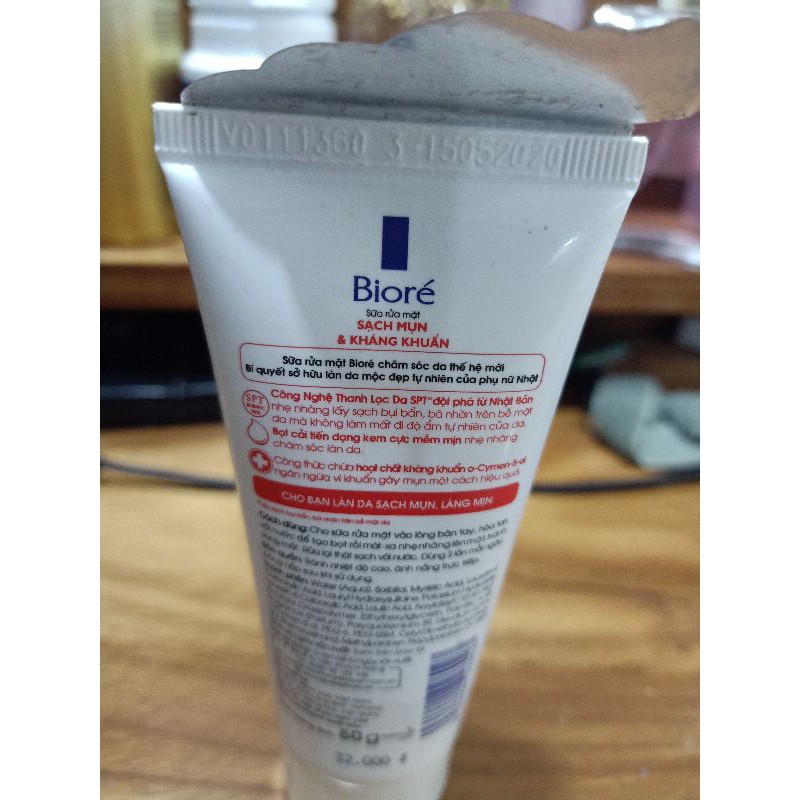 Sữa rửa mặt biore