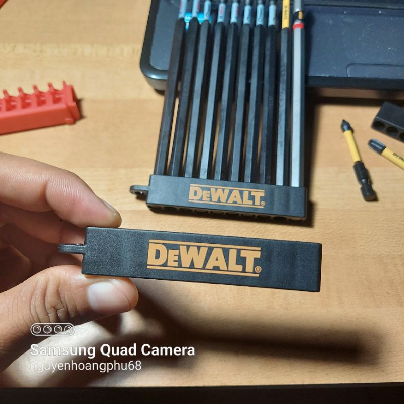 Chân đế gắn vít bosch Dewalt