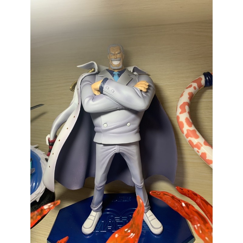 Mô hình One Piece Mô hình Phó Đô Đốc Garp ss6 đẹp 28cm