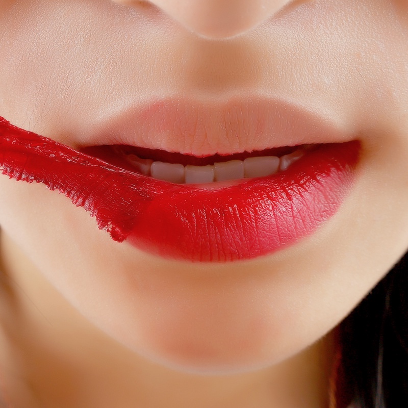 Son Môi Dạng Lỏng Chống Thấm Nước Lâu Trôi Không Dính Ly 6 Màu Tùy Chọn