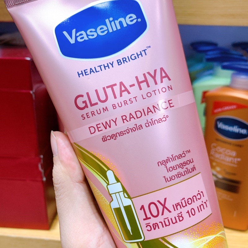 Dưỡng thể sáng da 10X Vaseline Gluta-Hya Dewy Radiance / 330mL