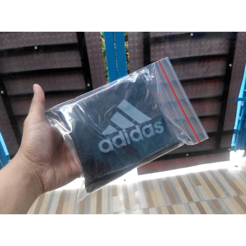 Áo Khoác Đi Mưa Adidas Chống Thấm Nước Tiện Dụng