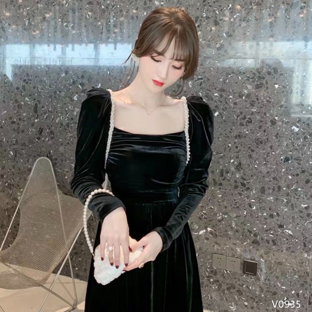 Đầm Nhung Dáng Dài Viền Ngọc Trai LSEOUL V0935 Sang Trọng Nữ Tính