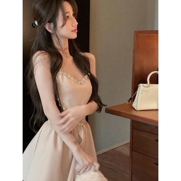 Order 2-3 tuần váy 2 dây hở eo