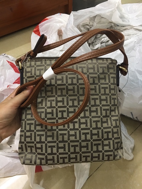 Túi Tommy Hilfiger chính hãng, nhỏ gọn dễ xài