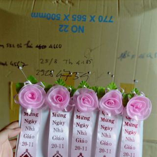 Hoa cài áo 20-11