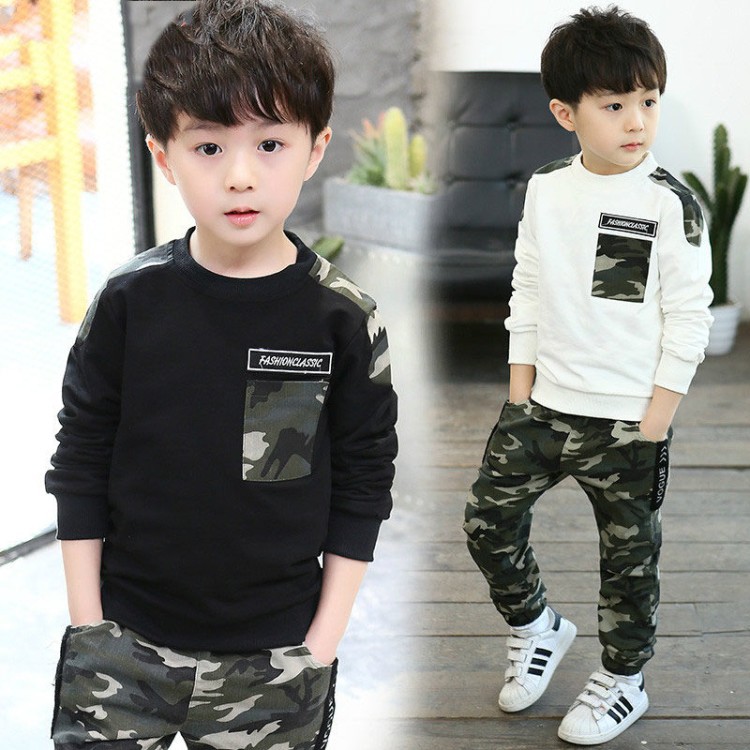 Set áo cổ tròn dài tay và quần dài họa tiết rằn ri thời trang bé trai