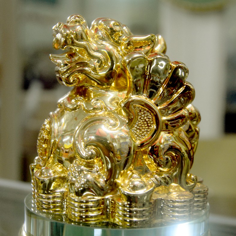 Tượng Tỳ Hưu phong thủy,chiêu tài lộc sơn xi vàng có đế xoay cao 15cm