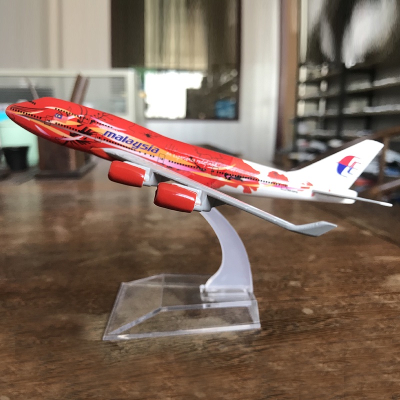 Mô Hình Máy Bay Boeing 737 747 Airbus 320 16CM Bằng Hợp Kim
