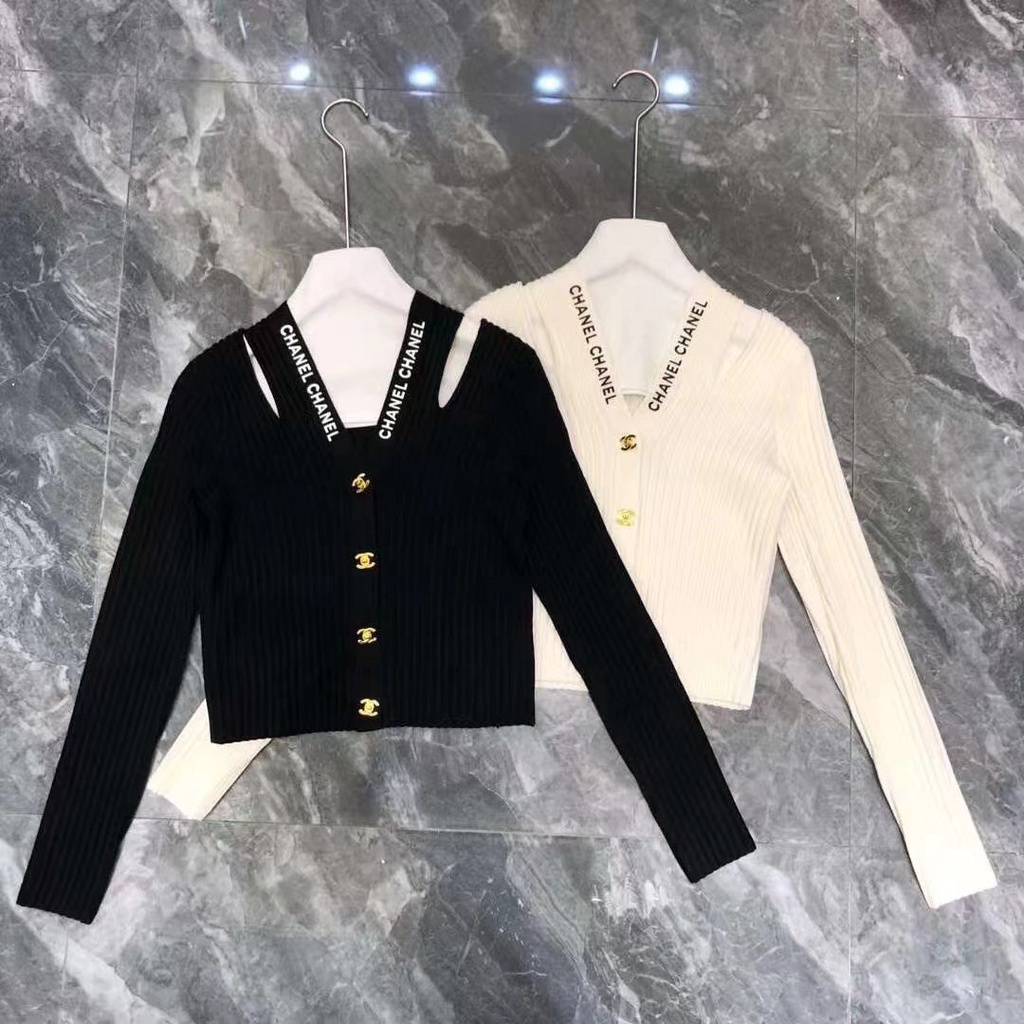 Áo len nữ trẻ trung, cao cấp 𝘾𝙝𝙖𝙣𝙚𝙡 𝘾𝙝𝙖𝙣n𝙚𝙡 CN với thiết kế hở vai năng động