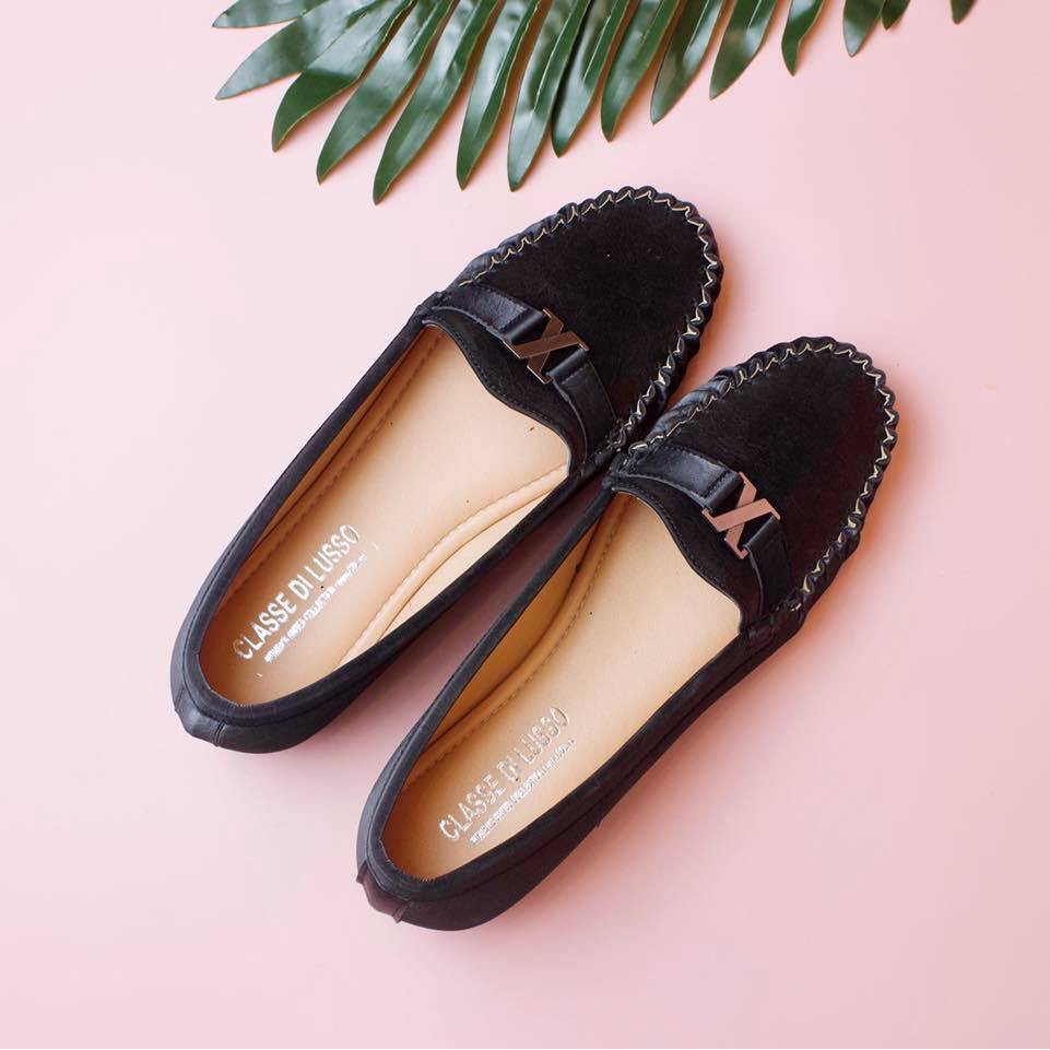 GIÀY MỌI MOCCASIN ĐEN X DA NHĂN CM002BG | BigBuy360 - bigbuy360.vn
