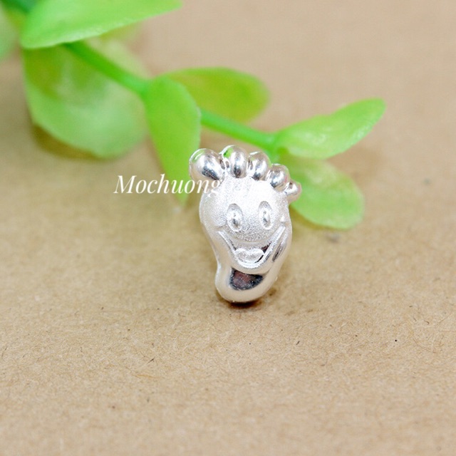 Charm bạc bàn chân vui vẻ - MH141