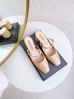 Guốc sục mũi vuông