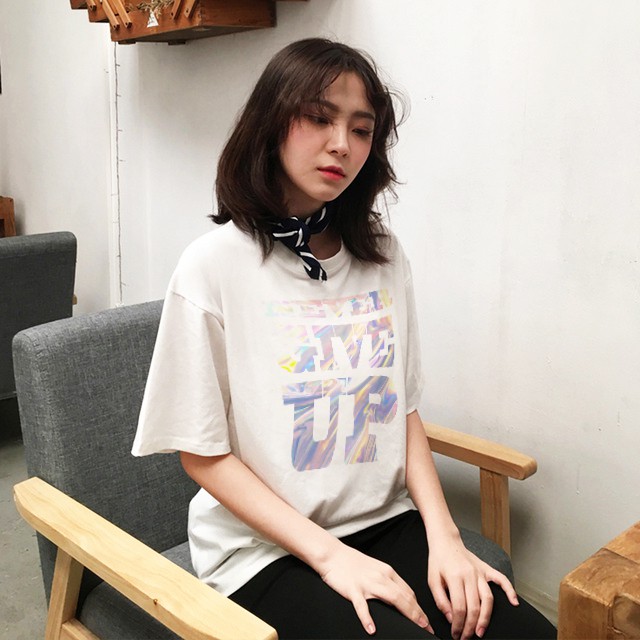 Áo thun unisex tay lỡ Đổi Màu HOLOGRAM Never Give Up Siêu Đẹp - áo phông rộng xuông 2 màu trắng đen