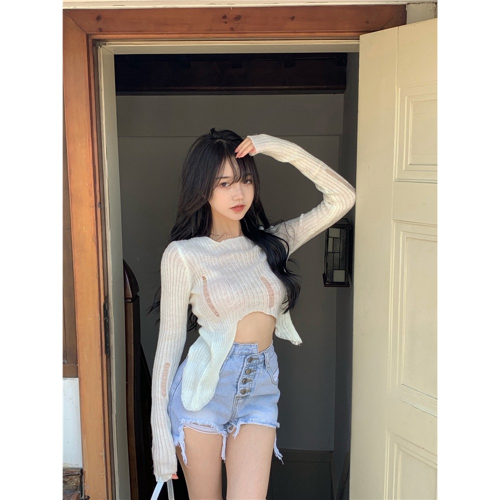 Quần short jean rách 4 nút phong cách quyến rũ năng động cho các nàng thêm xinh