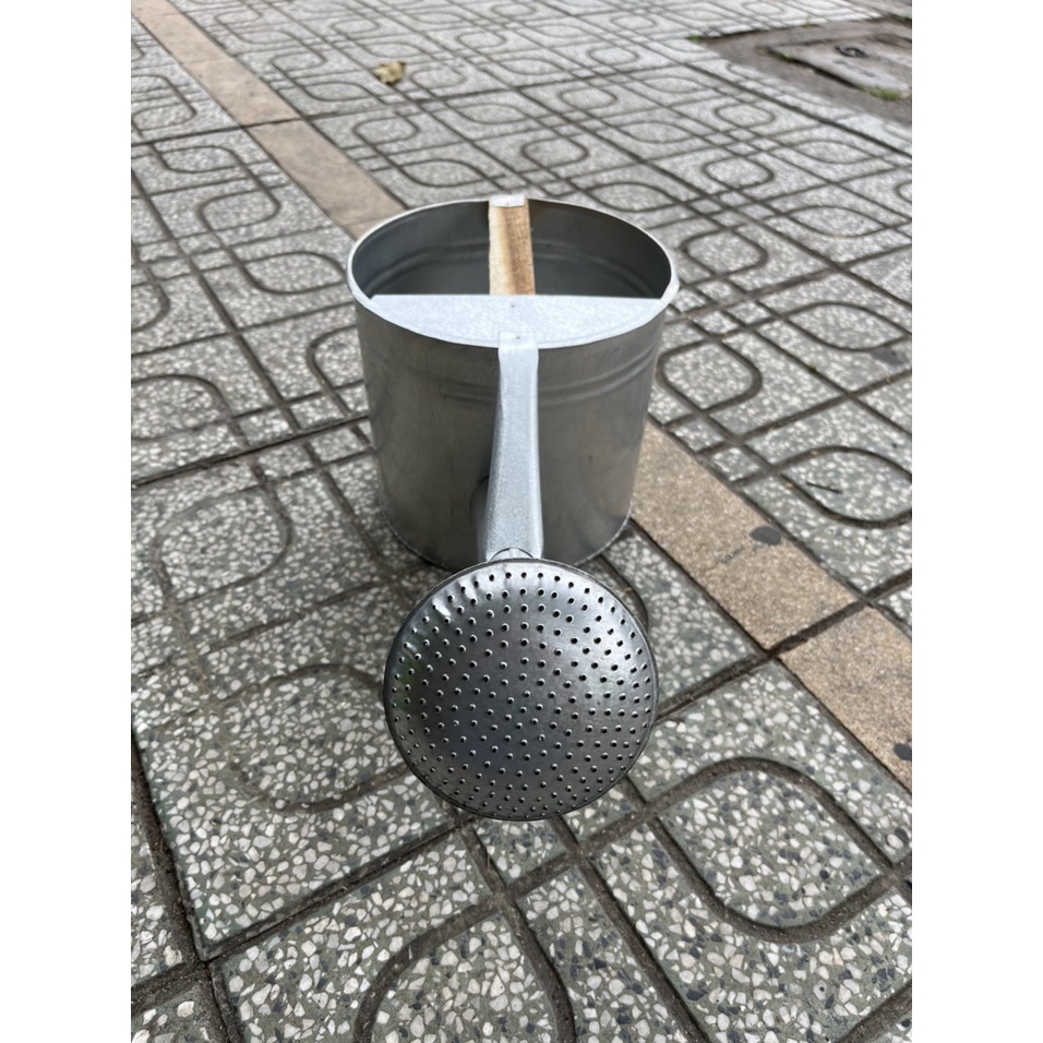 Bình tưới cây bằng Thiếc, thùng tưới bằng thiếc, loại dày, chắc chắn, bền với thời gian, loại 8L