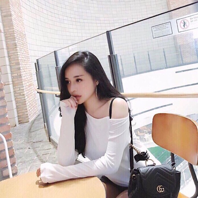 Áo lệch vai