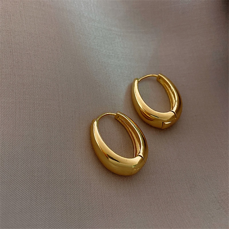 Khuyên Tai Kim Loại Hình Oval Màu Vàng Đồng Thời Trang Xu Hướng Mới Cho Nữ