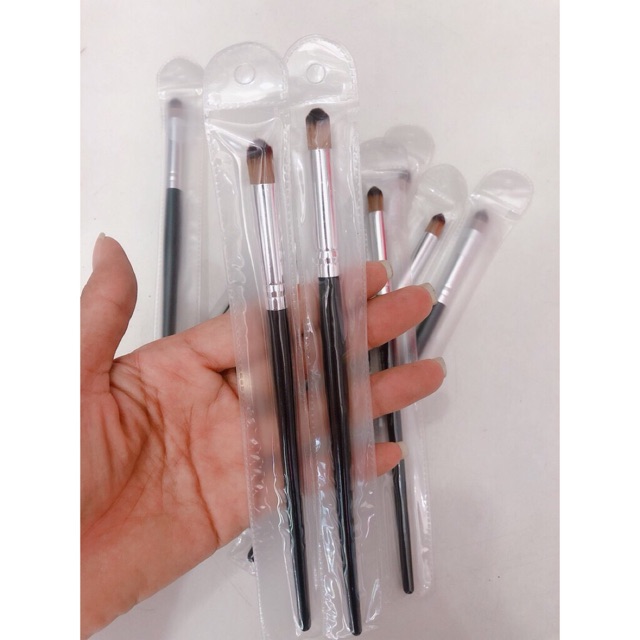 Cọ tán phấn mắt đầu tròn