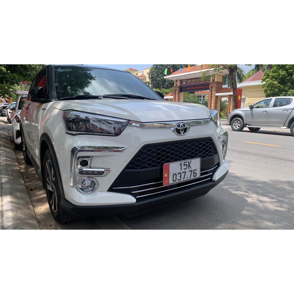 Ốp Trang Trí Calang Dưới Cho Toyota Raize 2021 2022 - 4 Chi tiết mạ crom cao cấp tạo điểm nhấn nổi bật cho xe