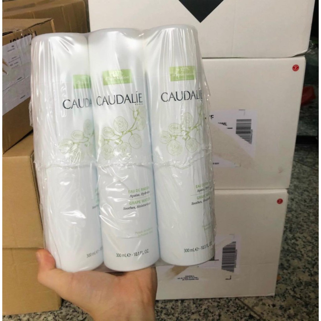 Xịt khoáng Caudalie 300ml - Chiết xuất từ Trái Nho Tươi cho da thường khô nhạy cảm | BigBuy360 - bigbuy360.vn