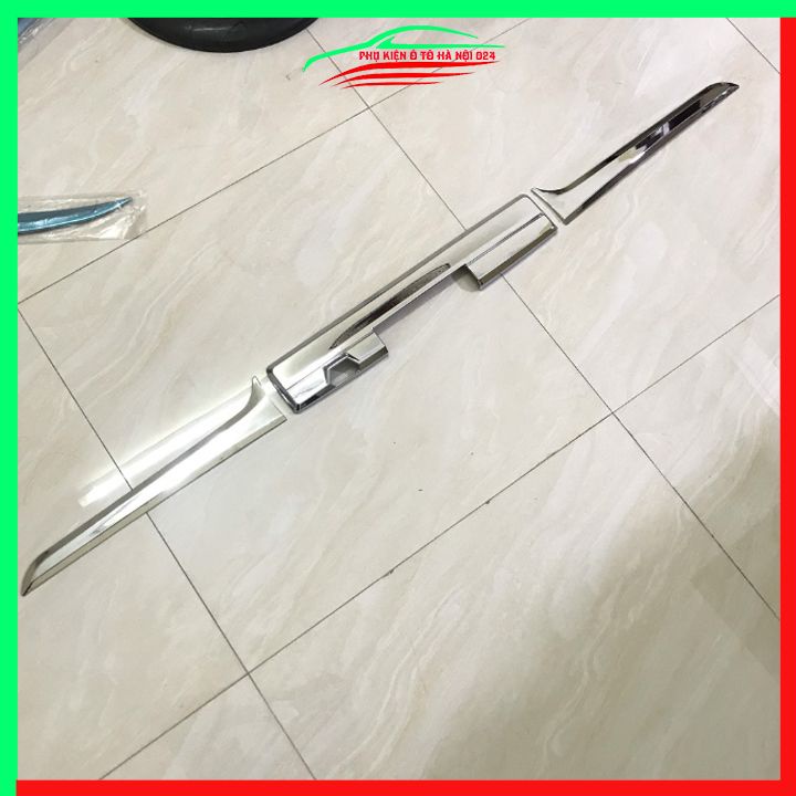Ốp tay mở cốp mạ Crom Triton 2019-2021 trang trí xe chống va đập hiệu quả