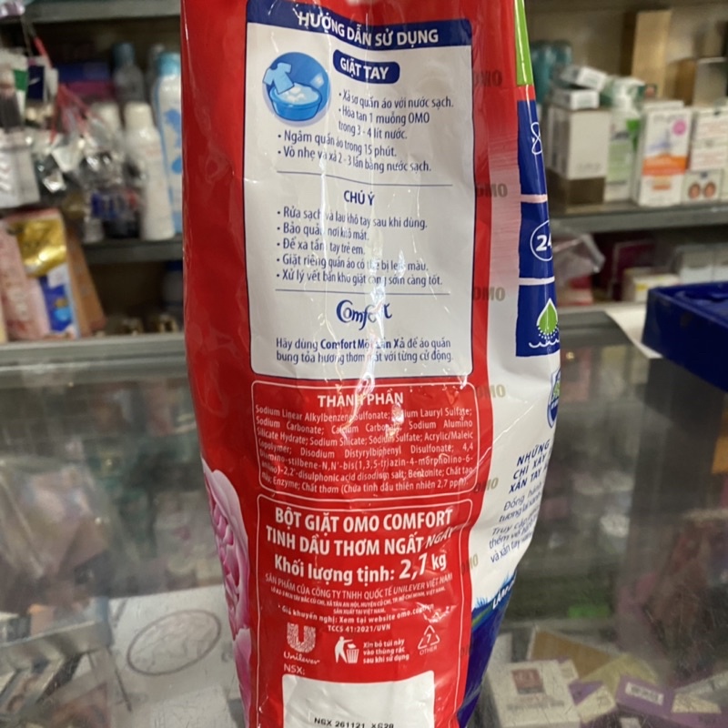 Bột giặt OMO Comfort tinh dầu thơm ngất ngây 2.7kg