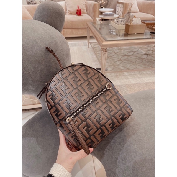 Balo FENDI da dập nổi logo