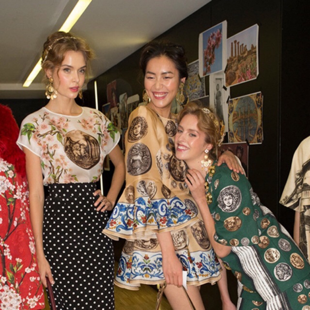 Hoa tai phong cách âu mỹ