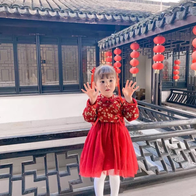 Năm nay chuộng cách tân cô gái Trung Hoa cực kì luôn xinh qá đi ko chịu được các mom ạ nhanh tay sắm cho con 1 chiếc d