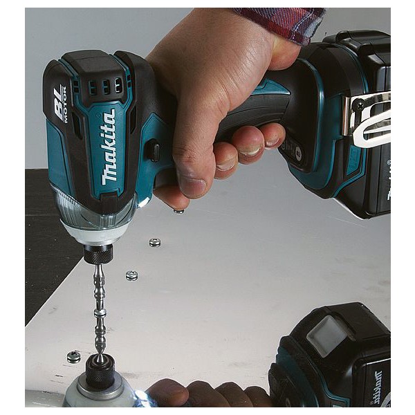 Máy vặn vít dùng Pin Makita DTD152RME 18V