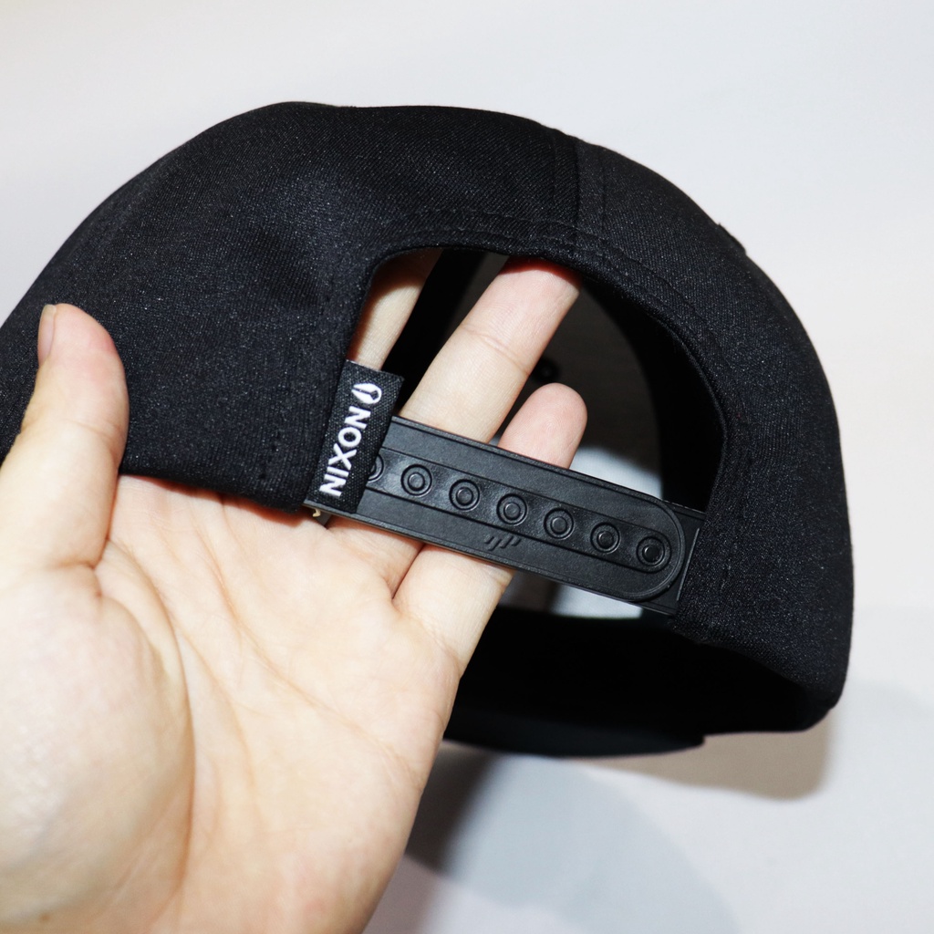 Nón NHS Snapback Full Đen Kết Da Lộn Đen Logo Vuông Nix001.